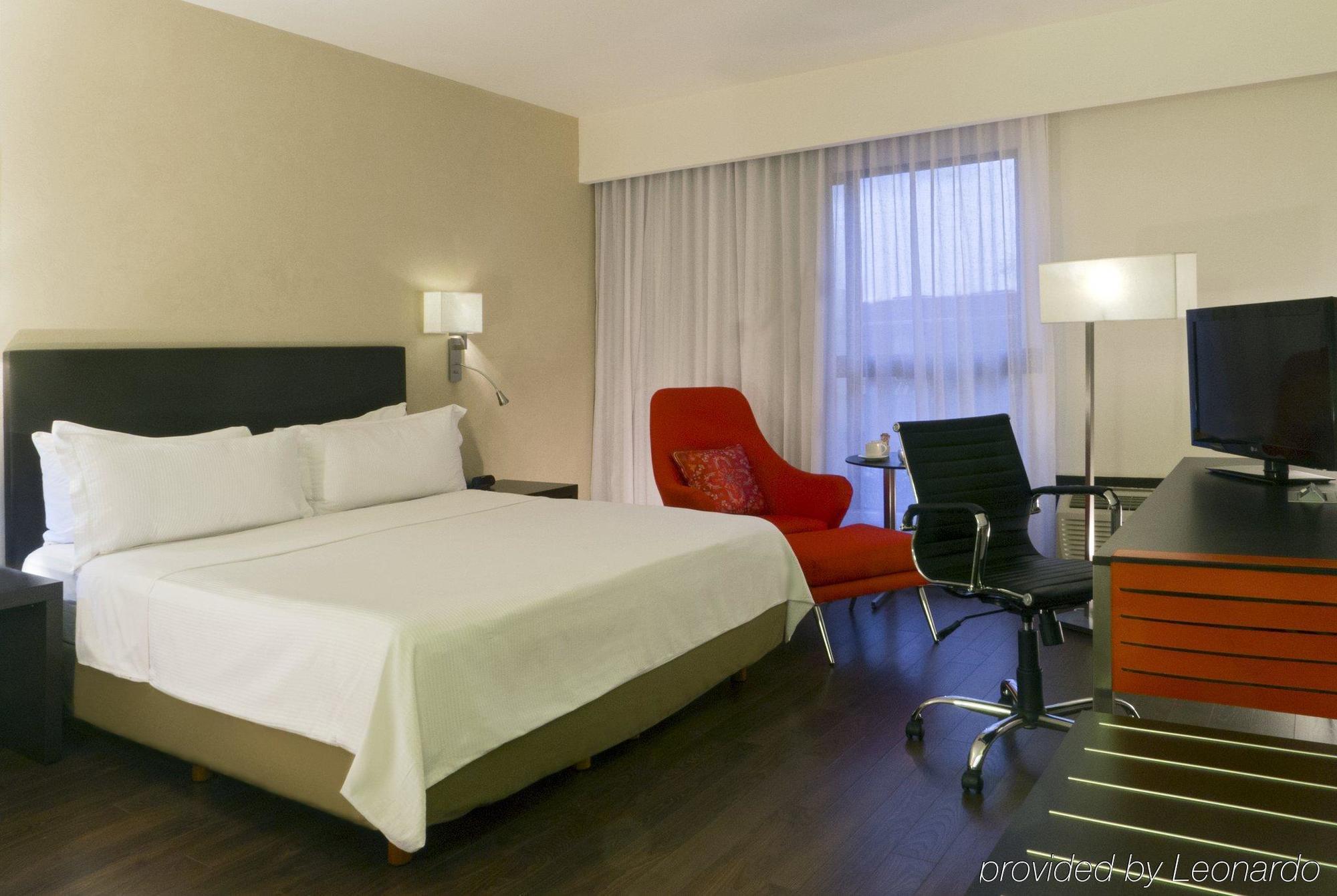 Fiesta Inn León Pokoj fotografie