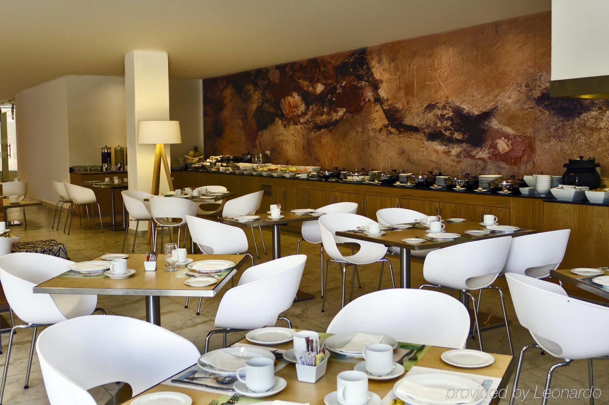 Fiesta Inn León Restaurace fotografie